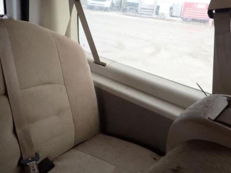 2010-ford-e350-xlt-image-47