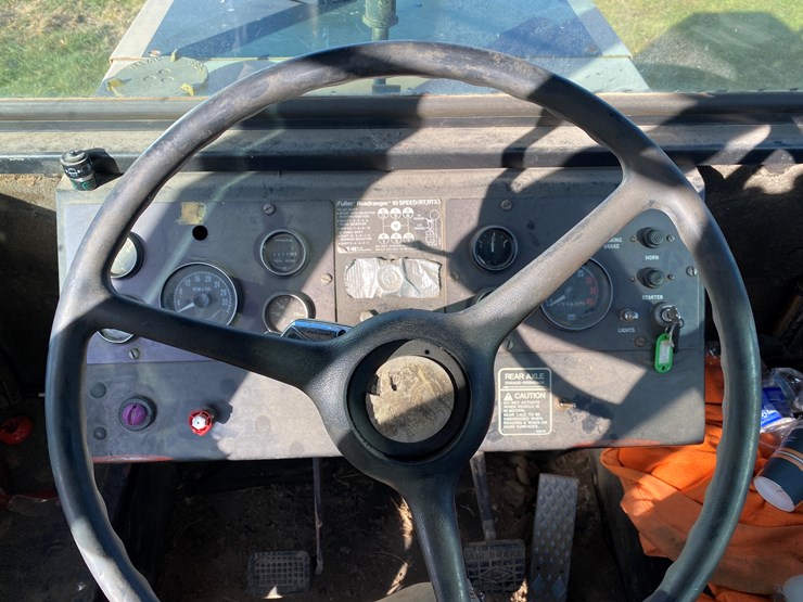 #1300-•-ag-gator-2004-injector-applicator-(colfax,-wi)-image-30