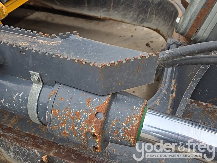 2019-deere-850l-lgp-image-67