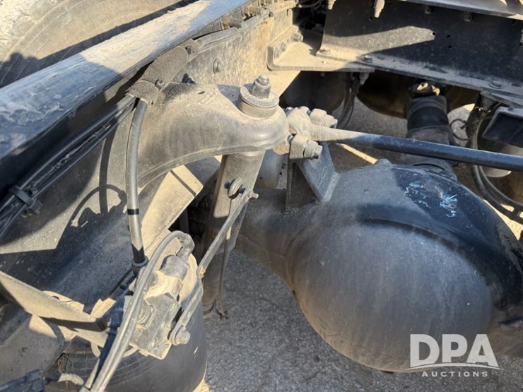 peterbilt-567-image-21