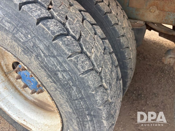 peterbilt-377-image-27