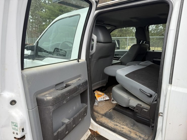 2011-ford-f550-image-30