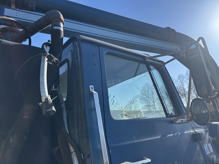 1990-ford-l9000-image-29