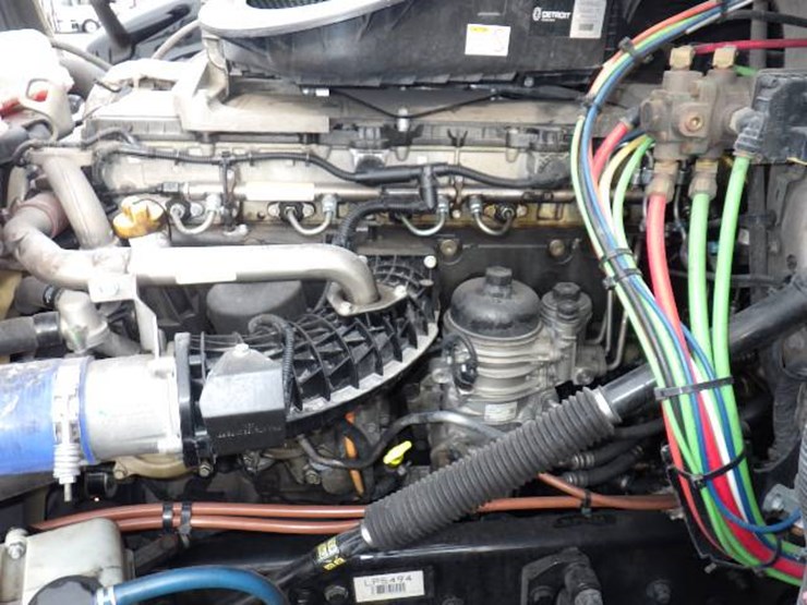 freightliner-cascadia-126-image-25