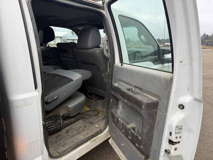 2011-ford-f550-image-27