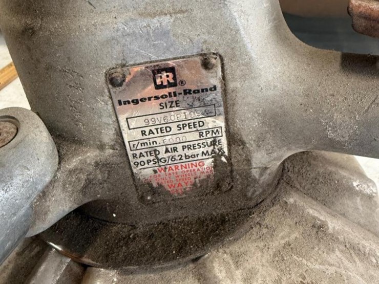 impact-wrench,-angle-grinder,-and-vise-image-9