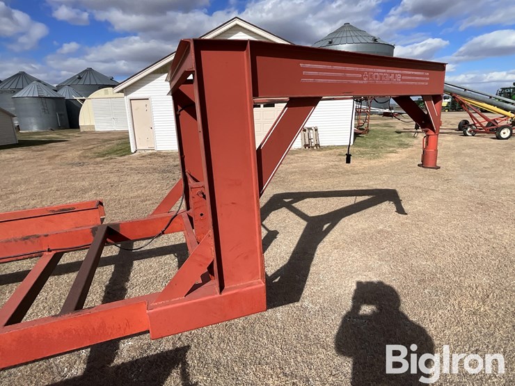 1993-donahue-t/a-swather-trailer-image-13