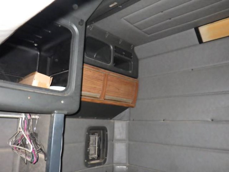 1994-peterbilt-378-image-22