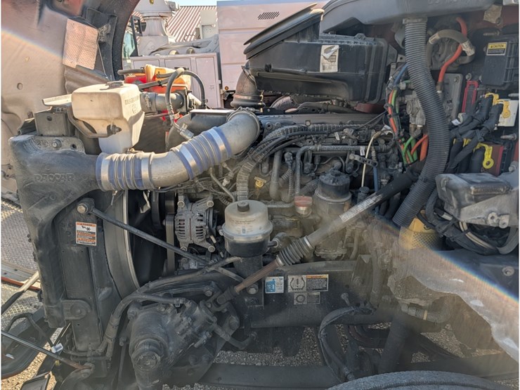 2017-kenworth-t680-image-19