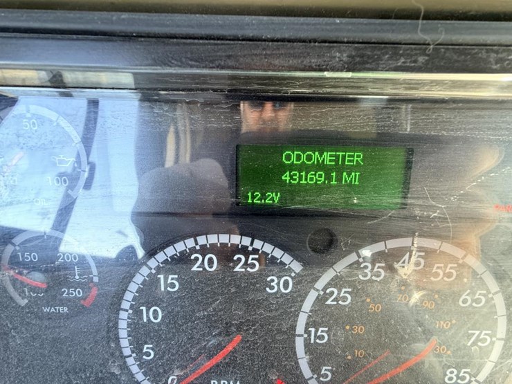 2007-freightliner-columbia-120-image-58