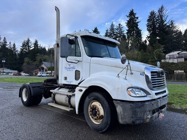 freightliner-s/a-truck-tractor-image-7