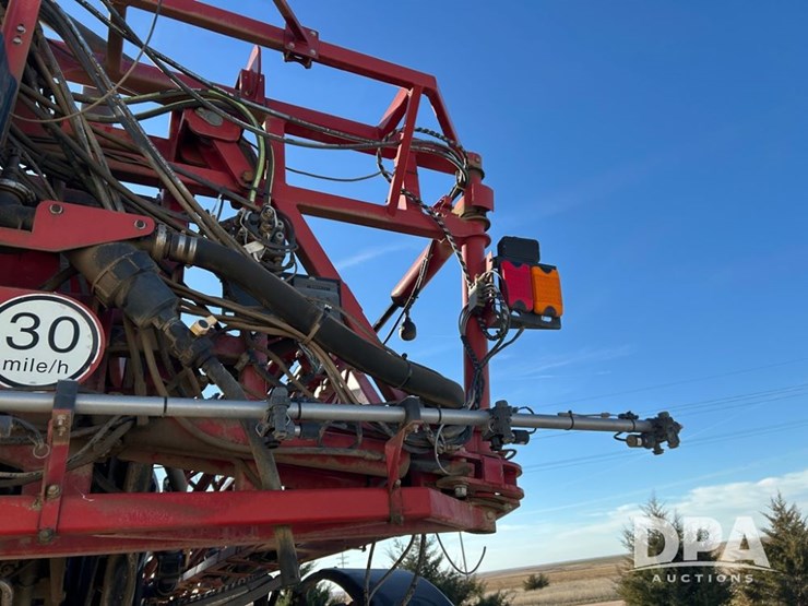 case-ih-patriot-4440-image-38