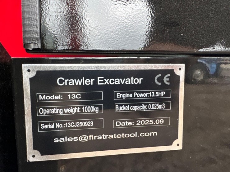 new-vicsec-co-full-cab-mini-excavator-model-vc13c-image-7