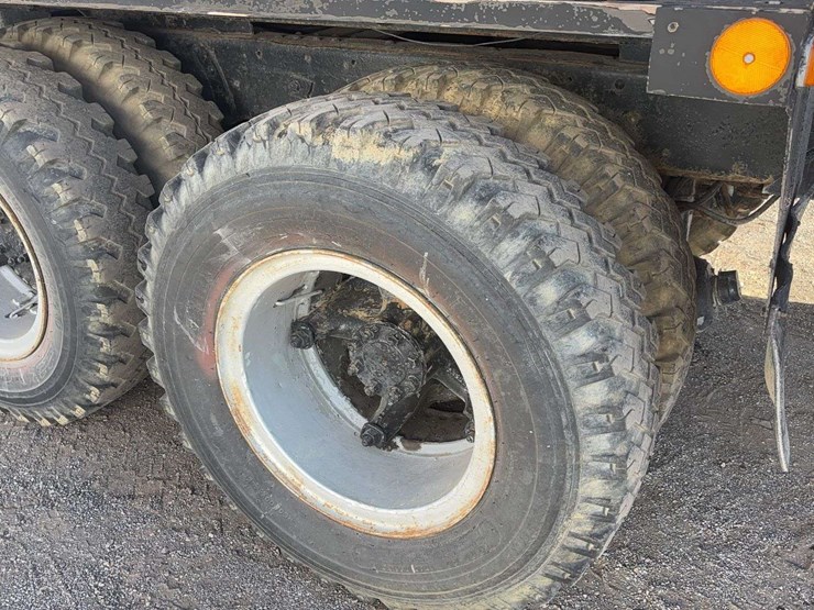 1968-international-f2000d-image-13