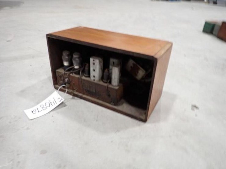 vintage-stromberg-carlson-triple-range-radio-image-3