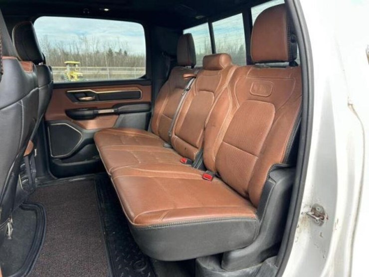 2020-ram-1500-laramie-longhorn-image-27