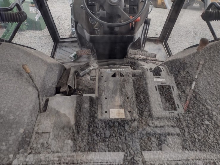 new-holland-3930-image-11