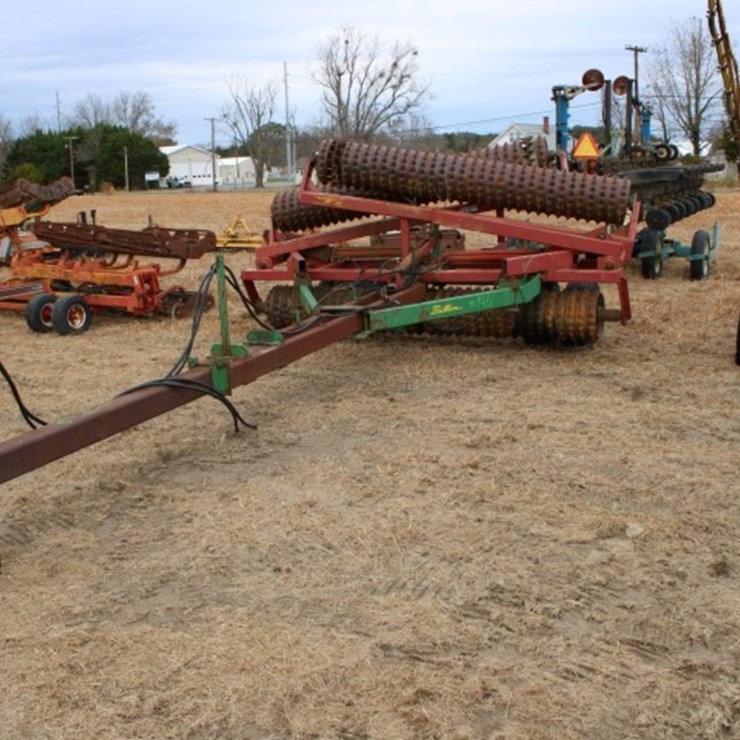 BRILLION CULTIPACKER 22' HOSES WORN TIRES WORN