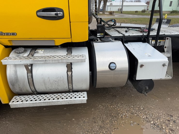 kenworth-t680-image-8