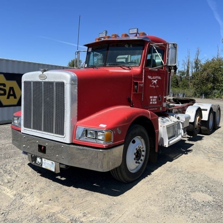 1997 PETERBILT 567
