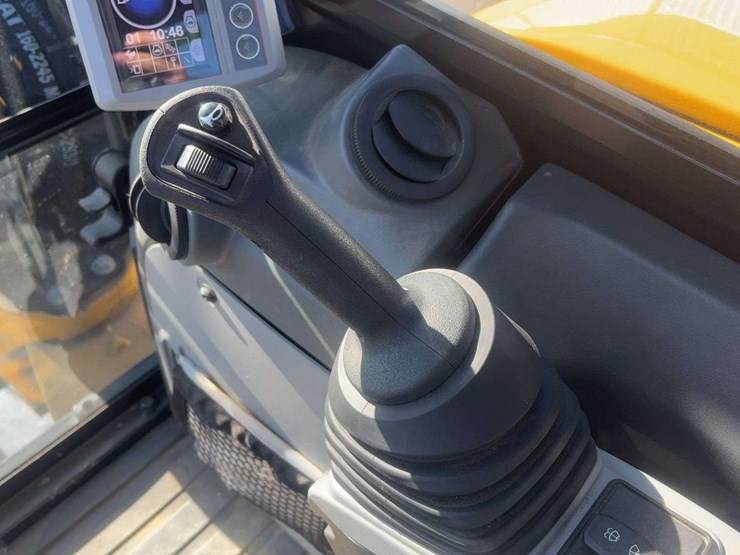 2021-caterpillar-305e2-cr-image-37