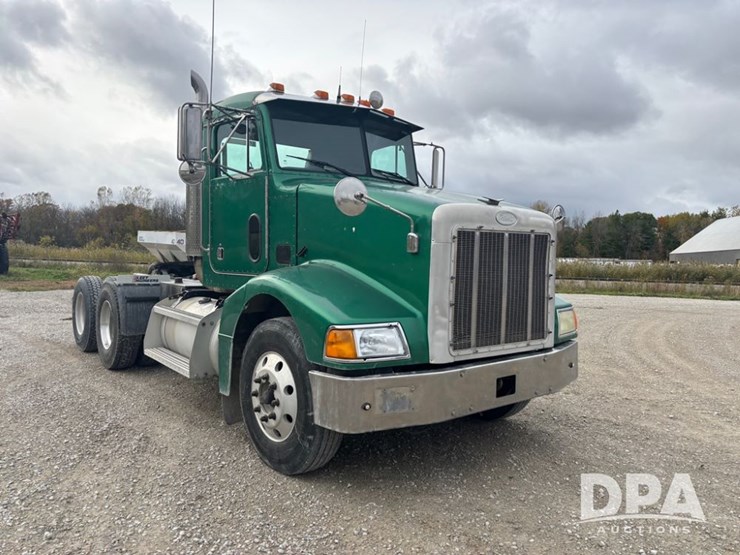 peterbilt-385-image-2