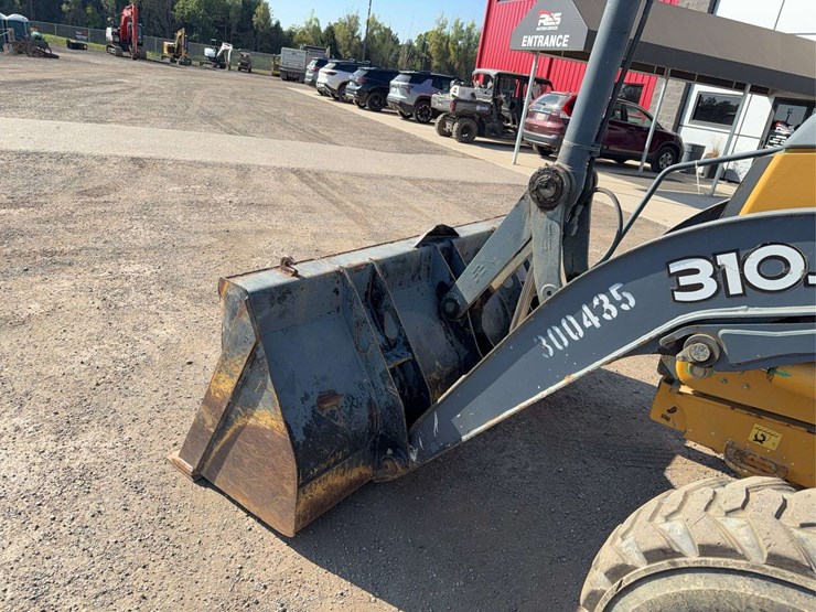 2011-deere-310j-image-21