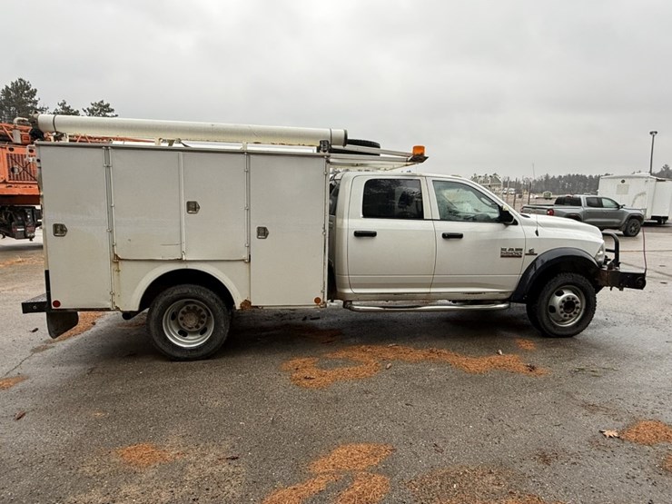 #1840-•-2013-ram-5500-4x4-service-truck-image-7