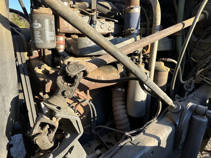 1996-mack-rd688s-image-30