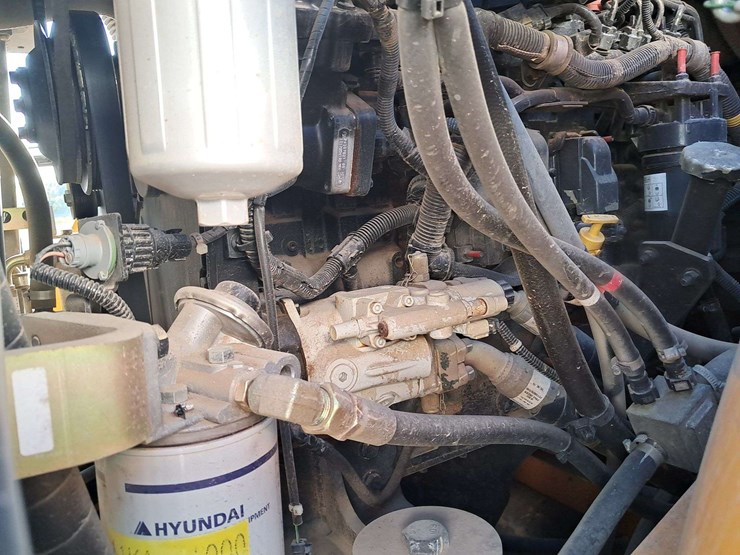 2018-hyundai-hl965-image-24