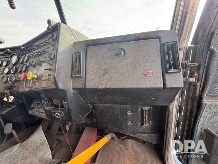 peterbilt-377-image-60