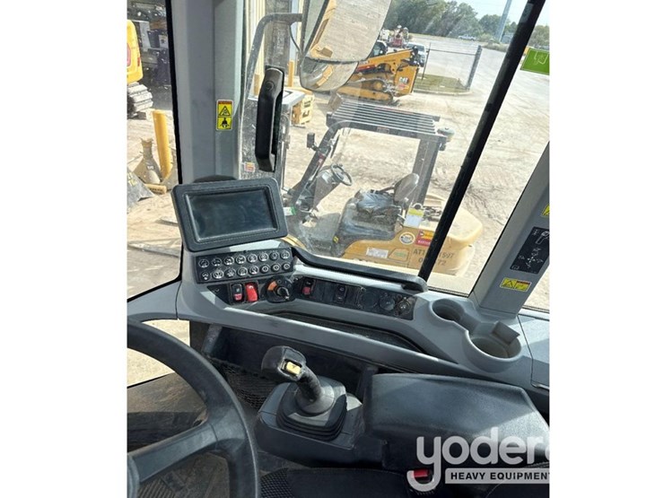 caterpillar-926m-image-12