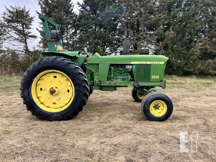 john-deere-4020d-image-1
