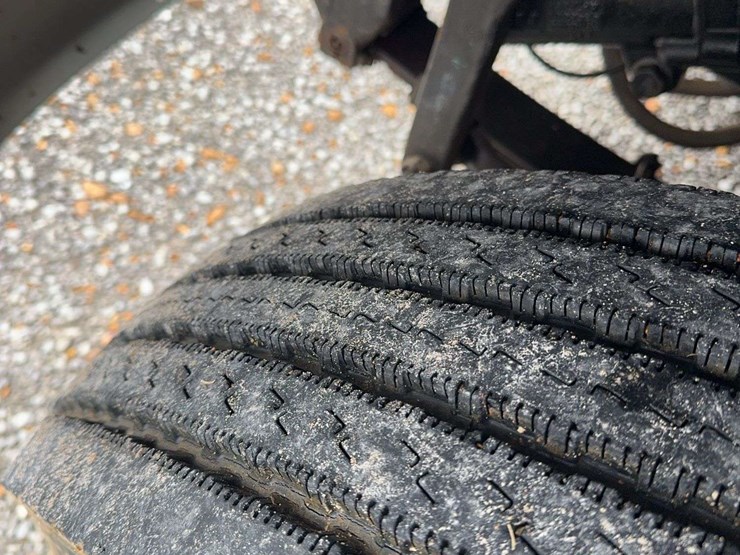 2001-international-4700-image-14