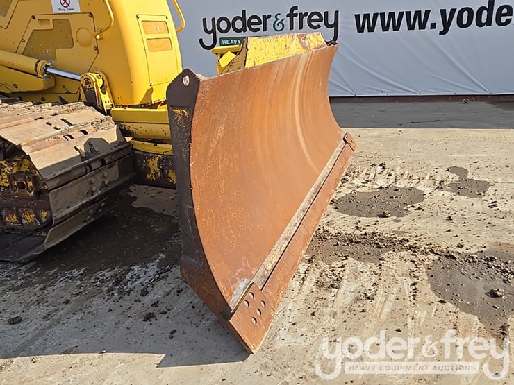 2018-komatsu-d61pxi-24-image-2