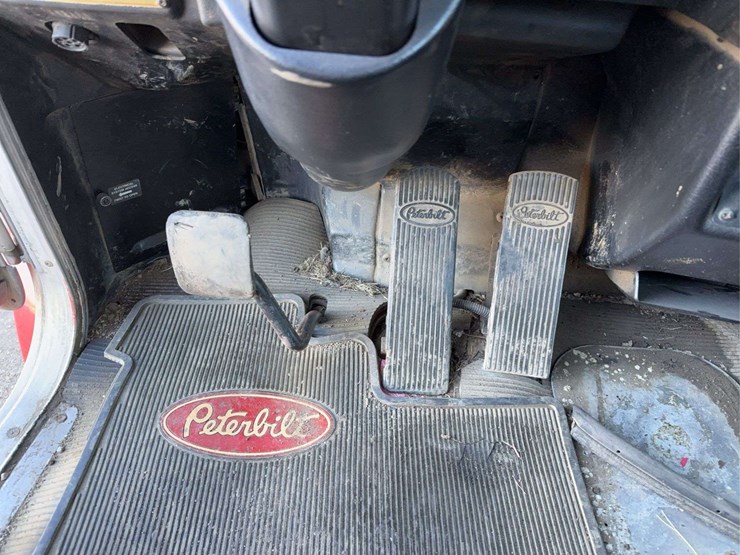 2004-peterbilt-357-image-81