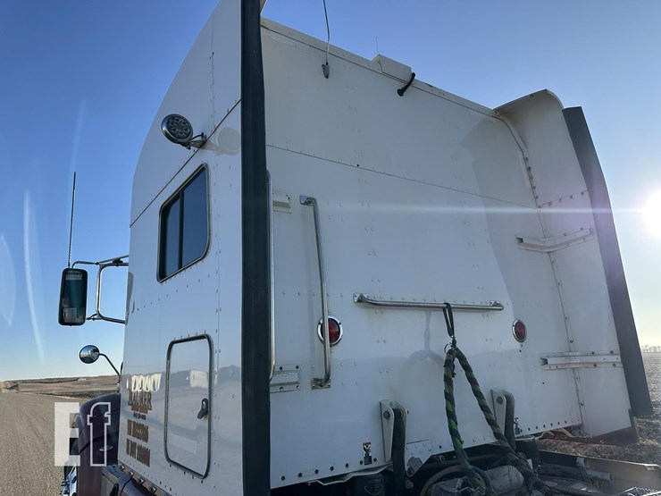 2014-peterbilt-386-image-14