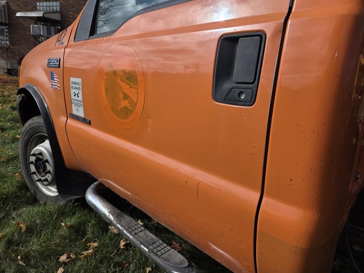 ford-f550-xl-image-16