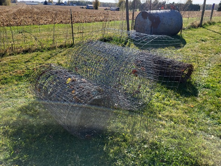 (3)-rolls-48"-tall-livestock-fence-image-7