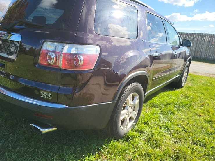 gmc-acadia-slt-image-23