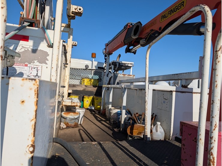 freightliner-108sd-image-14