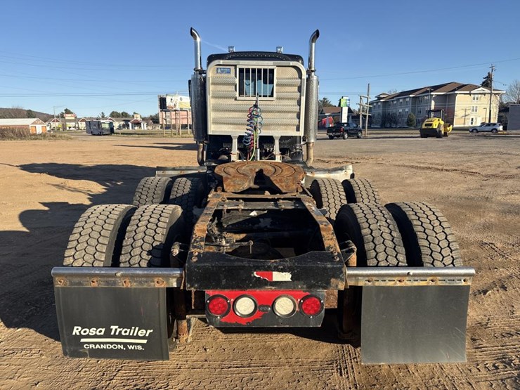 2008-peterbilt-388-image-4