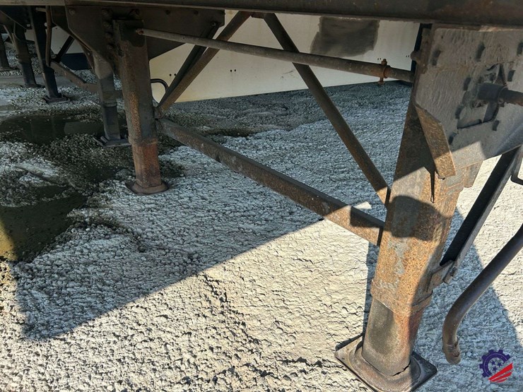 2015-stoughton-28-ft-x-102-in-image-13