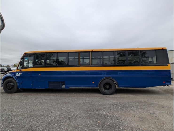 2012-freightliner-b2-image-12