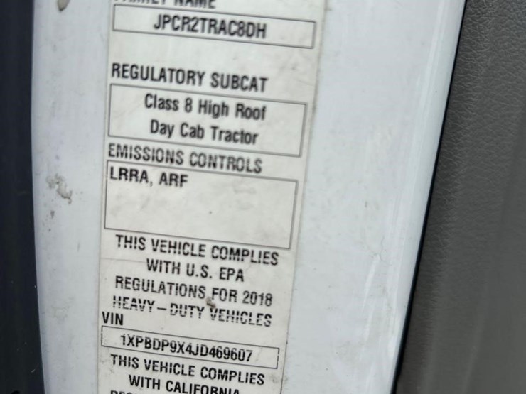 peterbilt-579-image-46