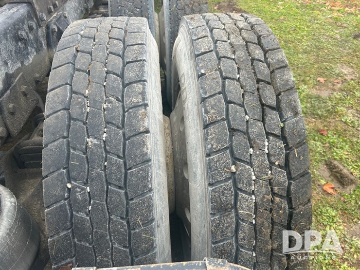 1999-peterbilt-379-image-23