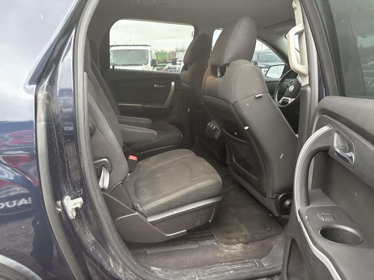 2011-gmc-acadia-image-18