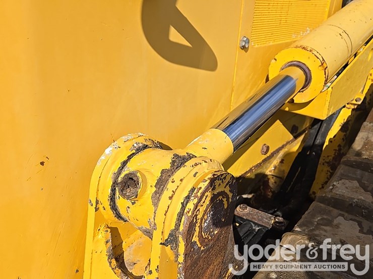 2018-komatsu-d61pxi-24-image-30