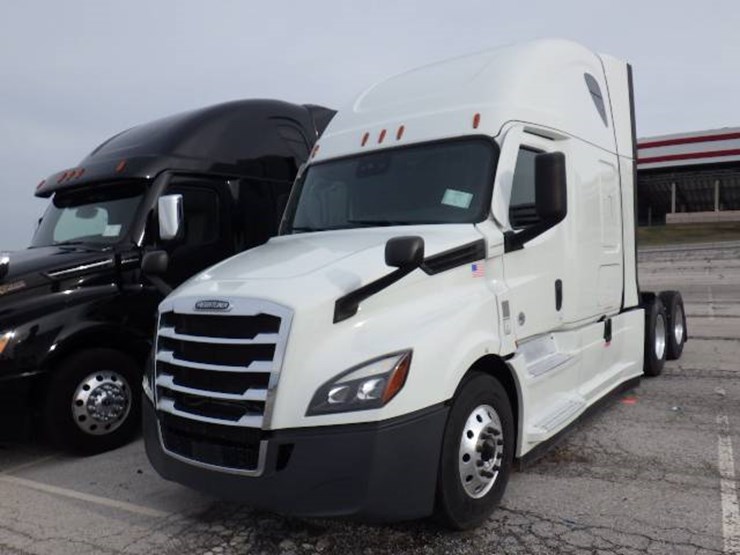 freightliner-cascadia-126-image-1