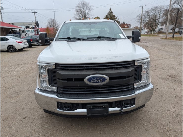 2018-ford-f350-image-2